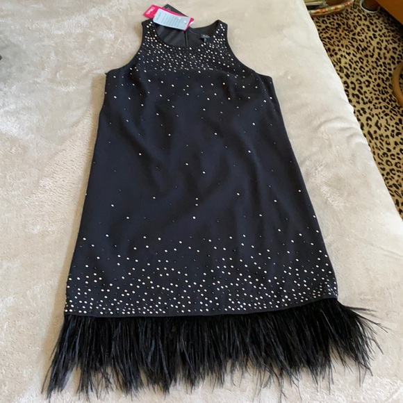 Aidan Mattox Dresses & Skirts - Aidan Mattox Feather and Sparkle Dress